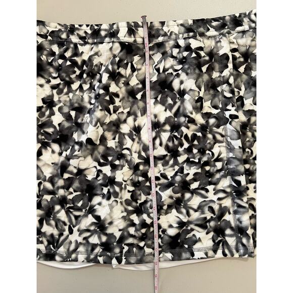 Isaac Mizrahi Soho Petite Quilted Knit Jacquard Skort PITCH BLACK NWOT SIZE 5XP - Picture 8 of 10